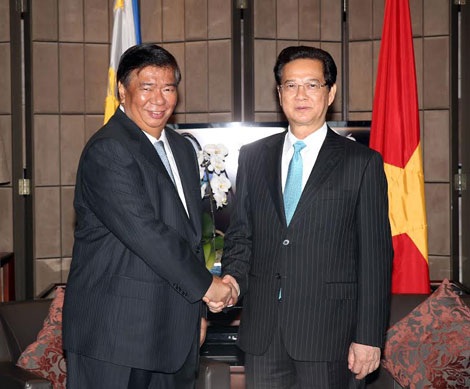 Philippines: Trung Quốc chiếm Hoàng Sa của Việt Nam là vi phạm luật pháp - 2 Thủ tướng Nguyễn Tấn Dũng Hội kiến Chủ tịch Thượng viện Philippines Franklin Drilon.