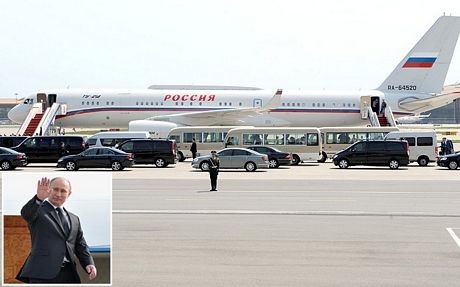 Tổng thống Nga Vladimir Putin sử dụng một chiếc Tupolev Tu-214 làm chuyên cơ.