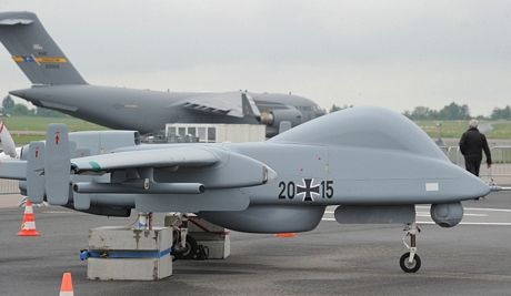 Một máy bay do thám Rheinmetall Heron 1.