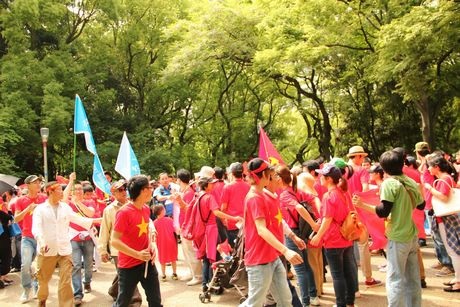 Hơn 1.000 người Việt tuần hành tại Osaka phản đối Trung Quốc - 12 Bùi Văn Phố
