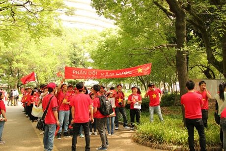 Hơn 1.000 người Việt tuần hành tại Osaka phản đối Trung Quốc - 15 Bùi Văn Phố