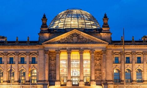 Những tòa nhà chính phủ đẹp nhất thế giới - 6 Tòa nhà quốc hội Reichstag tại Berlin, Đức.