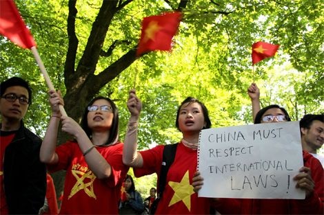 Thông điệp mong muốn hòa bình của những người tham gia cuộc biểu tình.