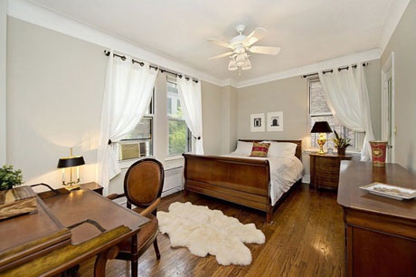 Căn phòng ngủ trước kia của Chris.