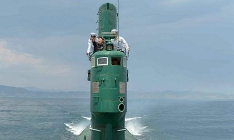 Lãnh đạo Triều Tiên cưỡi tàu ngầm