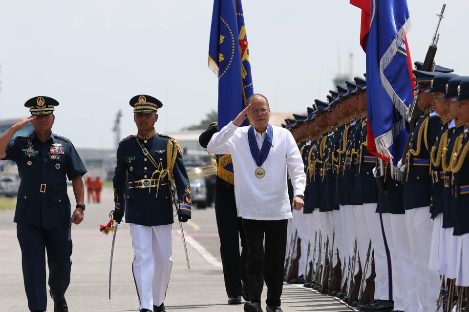 Tổng thống Philippines: Dùng chiến đấu cơ mới bảo vệ lãnh thổ - 1 Tổng thống Aquino tham dự lễ kỷ niệm 67 ngày thành lập không quân Philippines ngày 1/7.