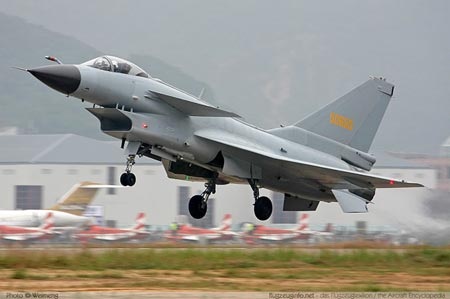 Trung Quốc đẩy mạnh sản xuất máy bay chiến đấu - 1 Một máy bay chiến đấu J-10 của không quân Trung Quốc.