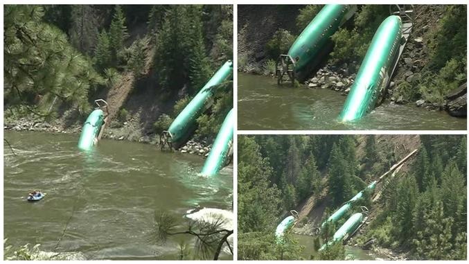 Thân 3 chiếc máy bay nằm phơi mình bên sông.