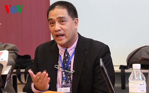 Giáo sư Renato DeCastro, trường Đại học De La Salle, Manila, Philippines. (Ảnh: Trà Xanh)