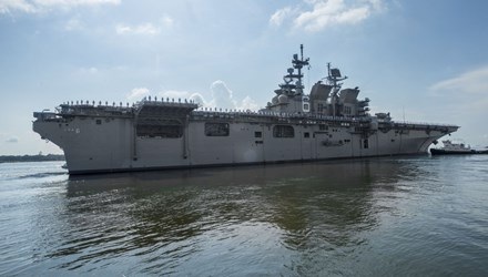 Mỹ xuất xưởng tàu đổ bộ lớp mới - 1 LHA-6, tương lai của “đội mạnh” USS AMERICA rời xưởng đóng tàu tại Pascagoula
