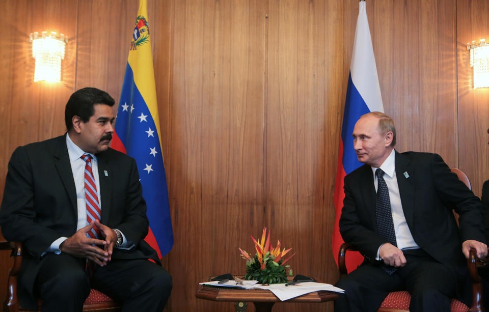 Tổng thống Venezuela Nicolas Maduro tiếp người đồng Nga ladimir Putin tại Brasilia ngày 16/7.