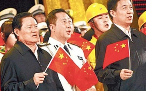 Điều tra Chu Vĩnh Khang, án lớn nhất Trung Quốc từ vụ "bè lũ bốn tên" - 2 Ông Chu Vĩnh Khang (trái) và ông Bạc Hy Lai trong những ngày còn đương chức