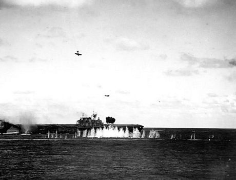Số phận bi thảm của các tàu sân bay-biểu tượng sức mạnh Mỹ - Kỳ 2 - 2 USS Hornet trong trận Santa Cruz.