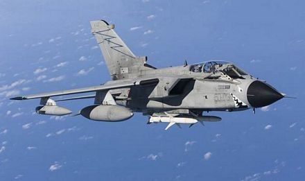 Hai chiến đấu cơ Ý đâm nhau trên không, 4 người mất tích - 10 Chiến đấu cơ Tornado.