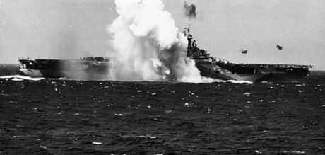 Số phận bi thảm của các tàu sân bay-biểu tượng sức mạnh Mỹ - Kỳ 2 - 6 USS Ticonderoga (CV-14) năm 1944.