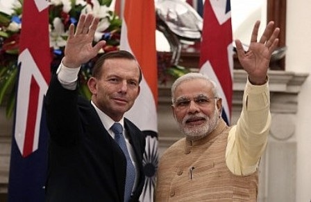 Lợi thế sức mạnh mềm của Ấn Độ - 1 Thủ tướng Australia Tony Abbott (trái) trong chuyến thăm Ấn Độ mới đây.