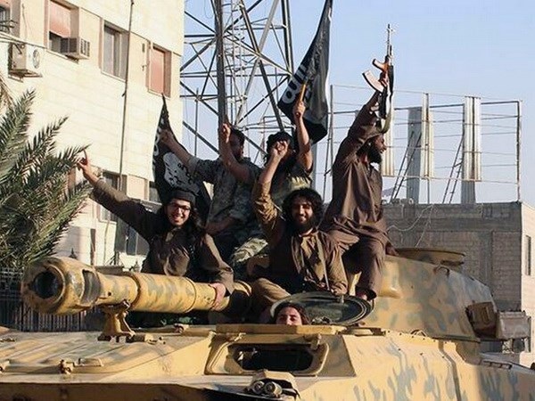 Tại sao tư tưởng cực đoan của IS vẫn có đất để phát triển? - 1 Các chiến binh Nhà nước Hồi giáo. (Nguồn: AP)