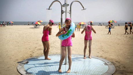 Bãi biển trong khuôn viên trại hè.