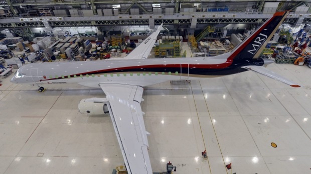 Nhật Bản "trình làng" máy bay chở khách đầu tiên trong 40 năm - 1 Một chiếc MRJ do Mitsubishi chế tạo.