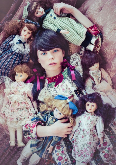 Nhân vật trong Búp bê sứ.