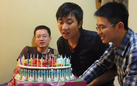 Thầy giáo điển trai trường Ngoại thương rất ghét bị gọi là hot boy - 4 MC Hoàng Anh Duy giành giải nhất trong cuộc thi Én vàng 2009.