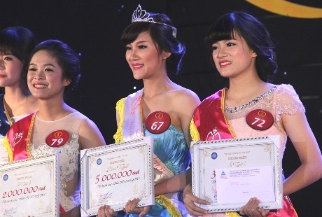 Và giành ngôi vị Hoa khôi ĐH Mỏ - Địa chất 2014.