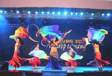 Một số tiết mục đáng chú ý khác tại phần thi tài năng Miss HUMG 2014.