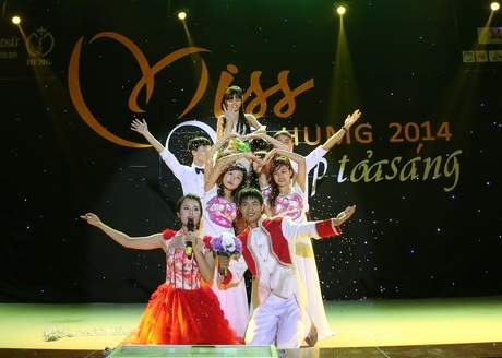 Đoàn Thị Thảo bứt phá ở phần thi ứng xử.