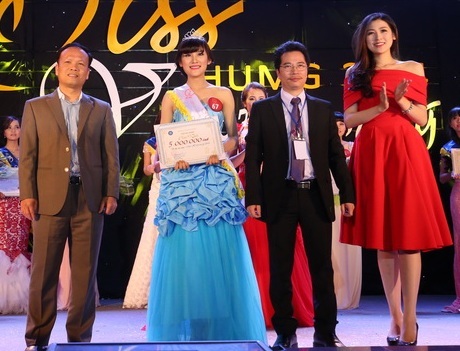 Và giành ngôi vị Hoa khôi ĐH Mỏ - Địa chất 2014.