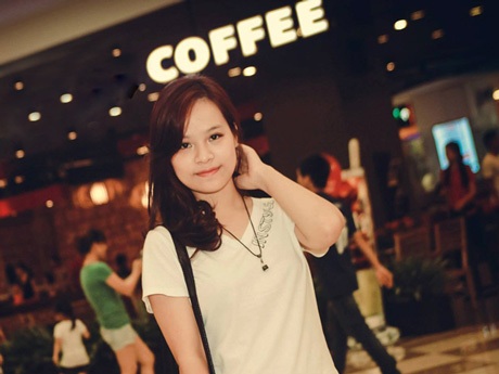 Nàng “Rose MC” trường Nhân Văn - 1 Rose MC tên thật là Giang Thị Hồng.