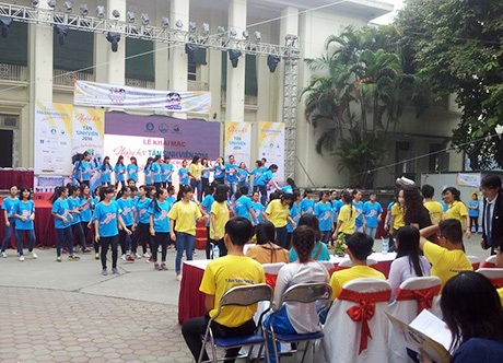 Hàng ngàn bạn trẻ tham gia Ngày hội Tân sinh viên 2014 - 4 Mai Châm