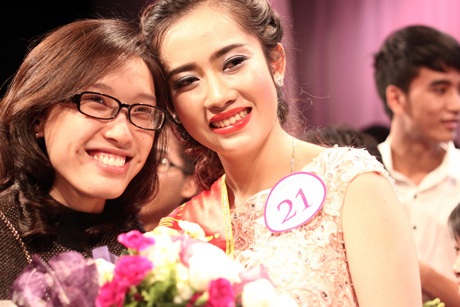 Ket Ke Son chia vui cùng bạn bè, người thân.