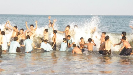 Người trẻ cần giảm áp lực học hành, thư giãn, ngủ đủ giấc...để ngăn chặn lại bệnh. Ảnh: L.N