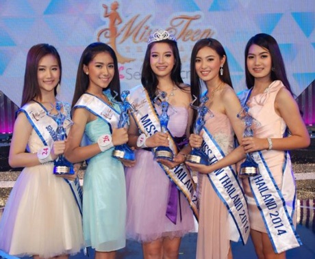 Nữ sinh đeo niềng răng chiến thắng Miss Teen Thái Lan 2014 - 13 Và chính thức trao vương miện cho Patnida.