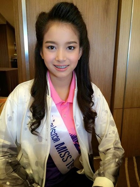 Nữ sinh đeo niềng răng chiến thắng Miss Teen Thái Lan 2014 - 14 Ngay sau chiến thắng, hình ảnh về Patnida được bạn trẻ nước này tìm kiếm nhiệt tình.