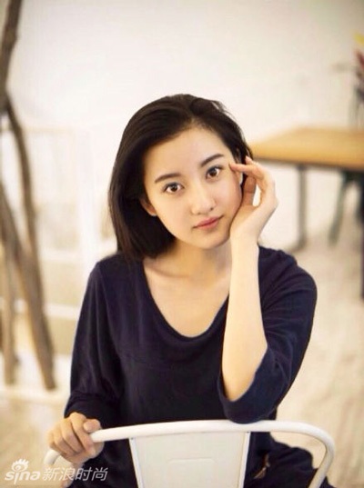 Mỹ nữ Học viện Điện ảnh Bắc Kinh bị chê “đúc cùng khuôn” - 12 Mỹ nữ trường Điện ảnh Bắc Kinh bị cho là hao hao giống nhau, thay vì có nét đẹp riêng.