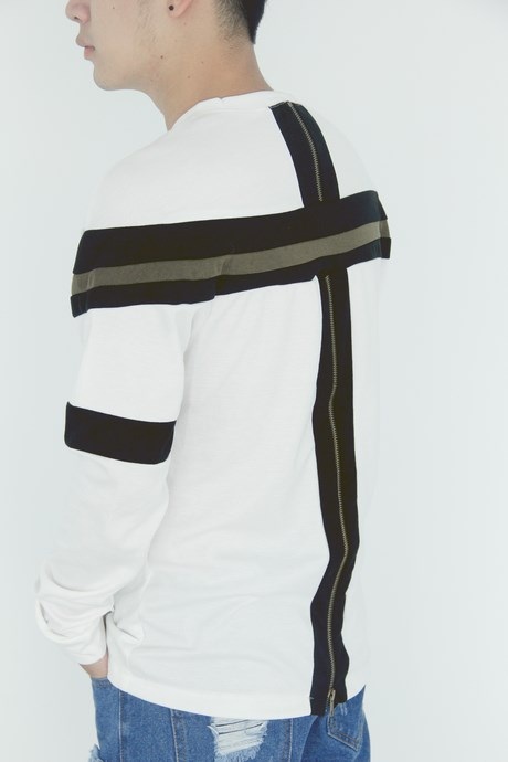 Bật mí công thức phối đồ cho nam ngày se lạnh - 13 Khỏe khoắn, nam tính với áo mỏng dài tay.