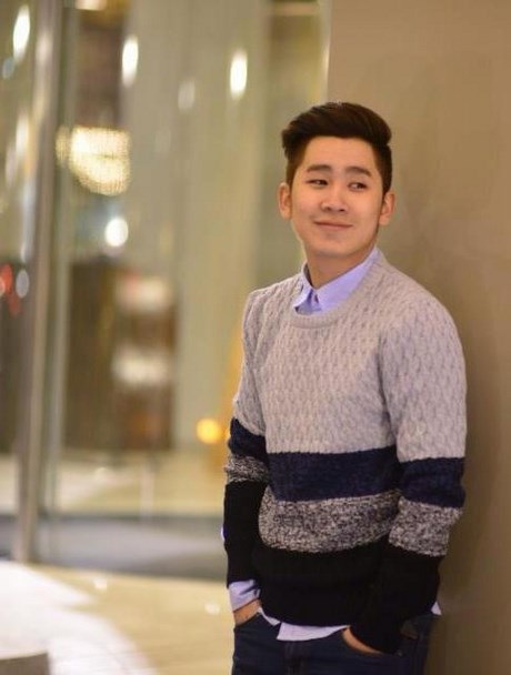 Bật mí công thức phối đồ cho nam ngày se lạnh - 16 Áo len dài tay và sơ mi cũng ấn tượng chẳng kém.