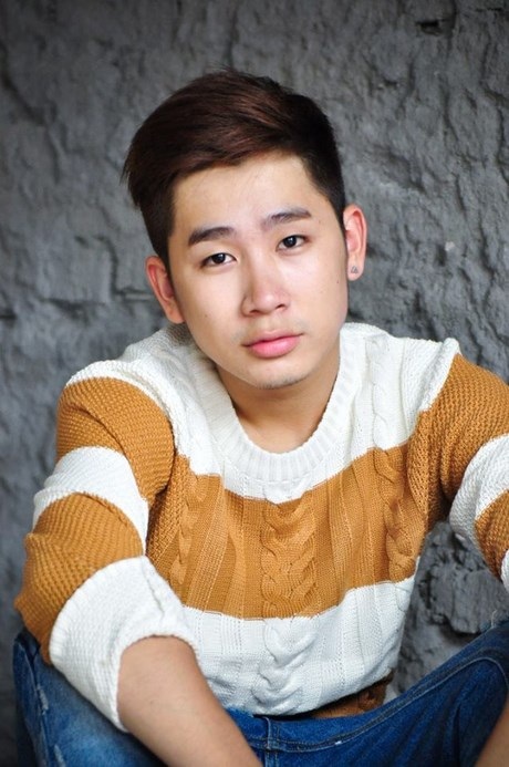 Bật mí công thức phối đồ cho nam ngày se lạnh - 21 Màu sắc bắt mắt sẽ tạo cảm giác tươi mới, ấm áp hơn cho những ngày se lạnh cuối Thu, đầu Đông.