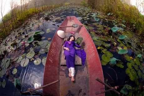 Thiếu nữ xinh đẹp lạc “miền cổ tích” suối Yến - 9 Miền cổ tích ở suối Yến khiến thiếu nữ chẳng muốn bước về…