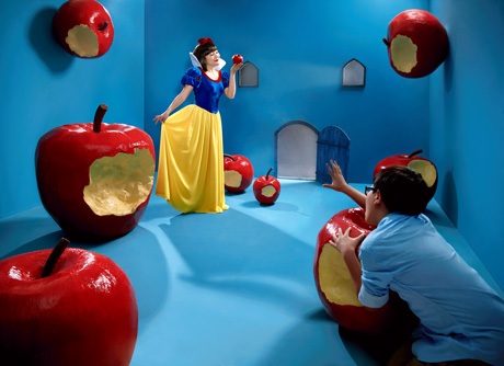 MC Quỳnh Hương cùng con khám phá thế giới cổ tích