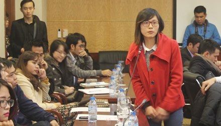 Sáng tạo để khởi nghiệp thành công - 1 Các bạn trẻ thảo luận tại tọa đàm.