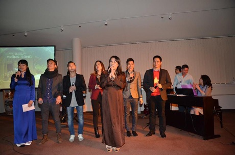 DHS Việt tại Hungary tổ chức đêm nhạc từ thiện hướng về quê nhà - 1 DHS Việt tại Hungary tổ chức đêm nhạc từ thiện hướng về quê nhà