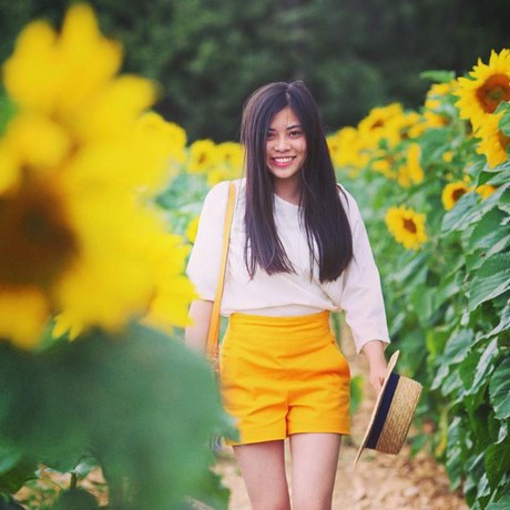 Hoa khôi Việt đất Pháp vào vai hướng dẫn viên khám phá Giao thừa tại Nice - 3 Rời nơi cao nhất thành phố, nếu vị khách muốn nhâm nhi một tách cà phê, Ngân sẽ mời họ tới đâu?