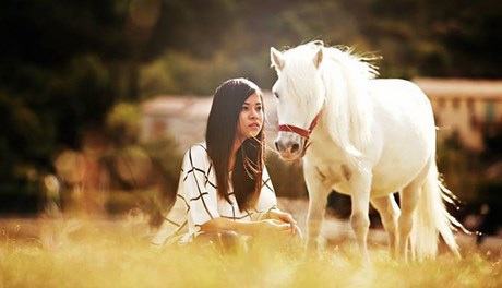 Hoa khôi Việt đất Pháp vào vai hướng dẫn viên khám phá Giao thừa tại Nice - 4 Đồng hồ lúc này bắt đầu đếm ngược đến thời khắc Giao thừa… Đón năm mới ở Nice có gì thú vị?