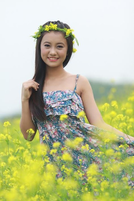 “Ong vàng” Thúy Quỳnh khoe sắc giữa thảm cải vàng - 8 Hoài Thư