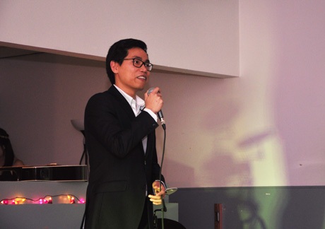 “Ký ức mùa đông” trong lòng du học sinh Pháp - 2 Chủ tịch SVREN, anh Lê Khang, phát biểu mở đầu chương trình