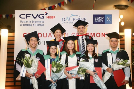 "Mách nước" cách trả lời phỏng vấn tuyển sinh Thạc sỹ quốc tế - 3 Lễ trao bằng CFVG MEBF tại Đại sứ quán Pháp