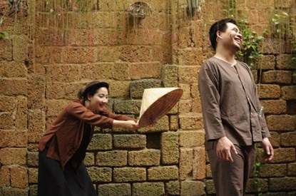 Cười “vỡ bụng” với bộ ảnh cưới đúng chất Chí Phèo - Thị Nở - 9 Theo