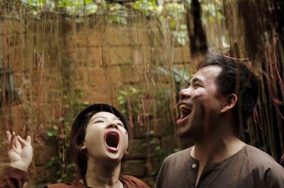 Cười “vỡ bụng” với bộ ảnh cưới đúng chất Chí Phèo - Thị Nở - 4 Theo